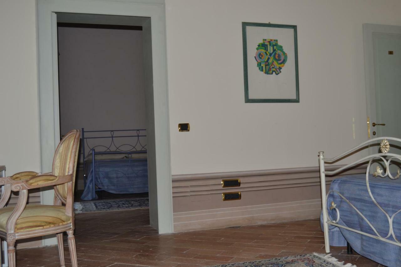 Palazzo Roberti Hotel Monte San Giusto Buitenkant foto