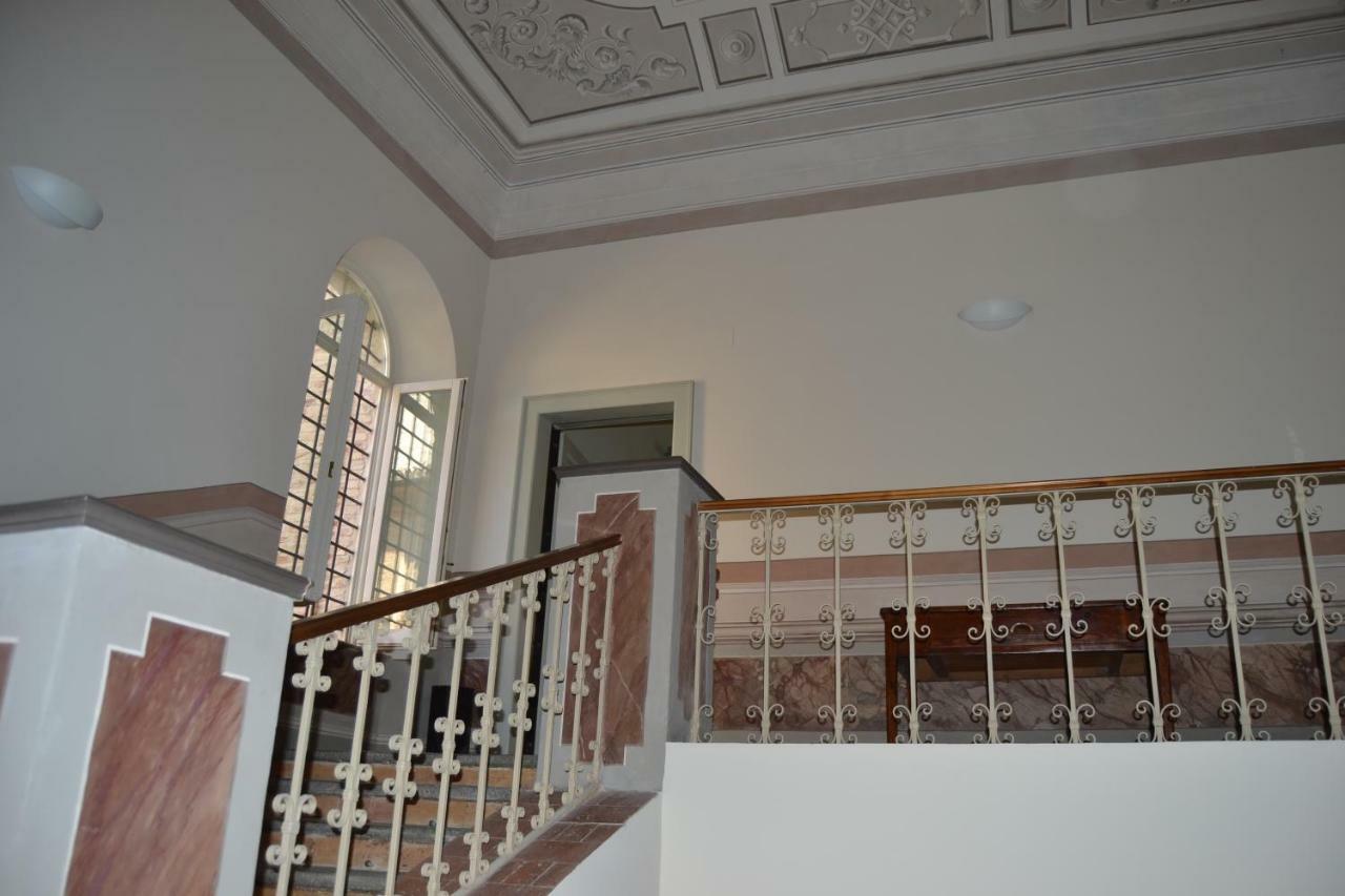 Palazzo Roberti Hotel Monte San Giusto Buitenkant foto