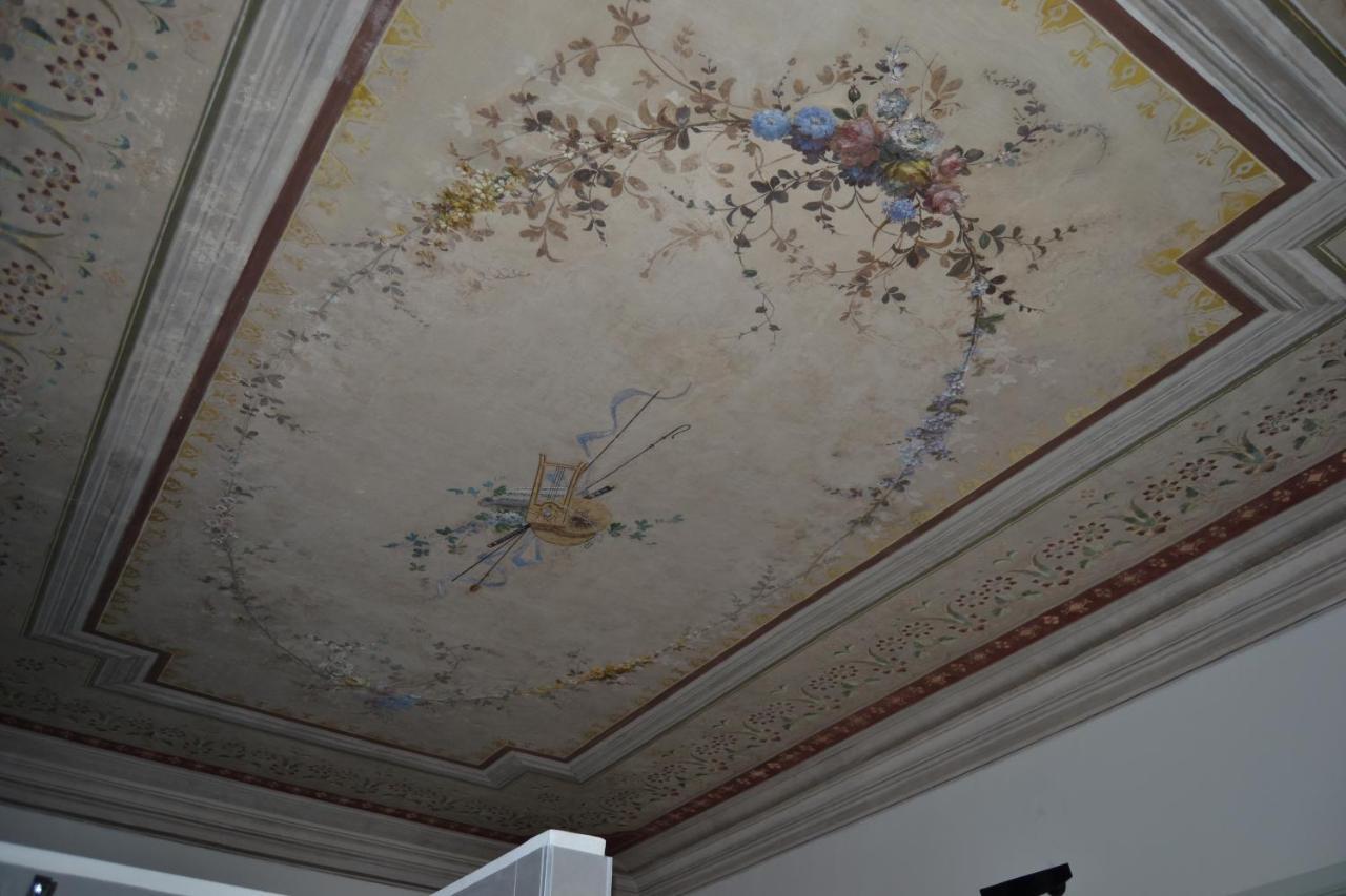 Palazzo Roberti Hotel Monte San Giusto Buitenkant foto