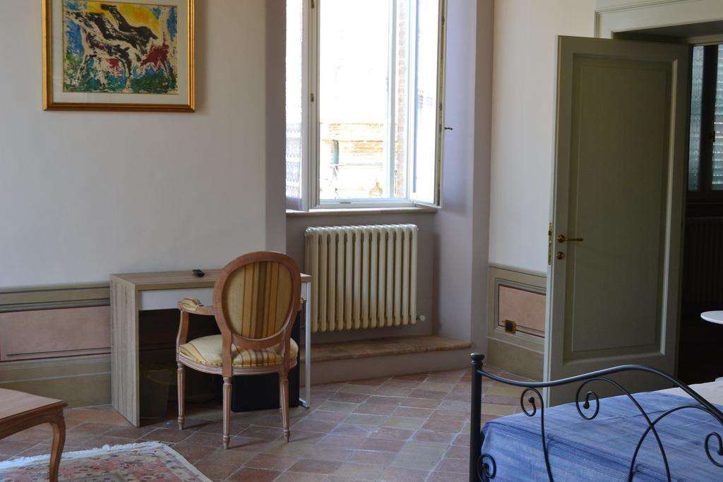 Palazzo Roberti Hotel Monte San Giusto Kamer foto